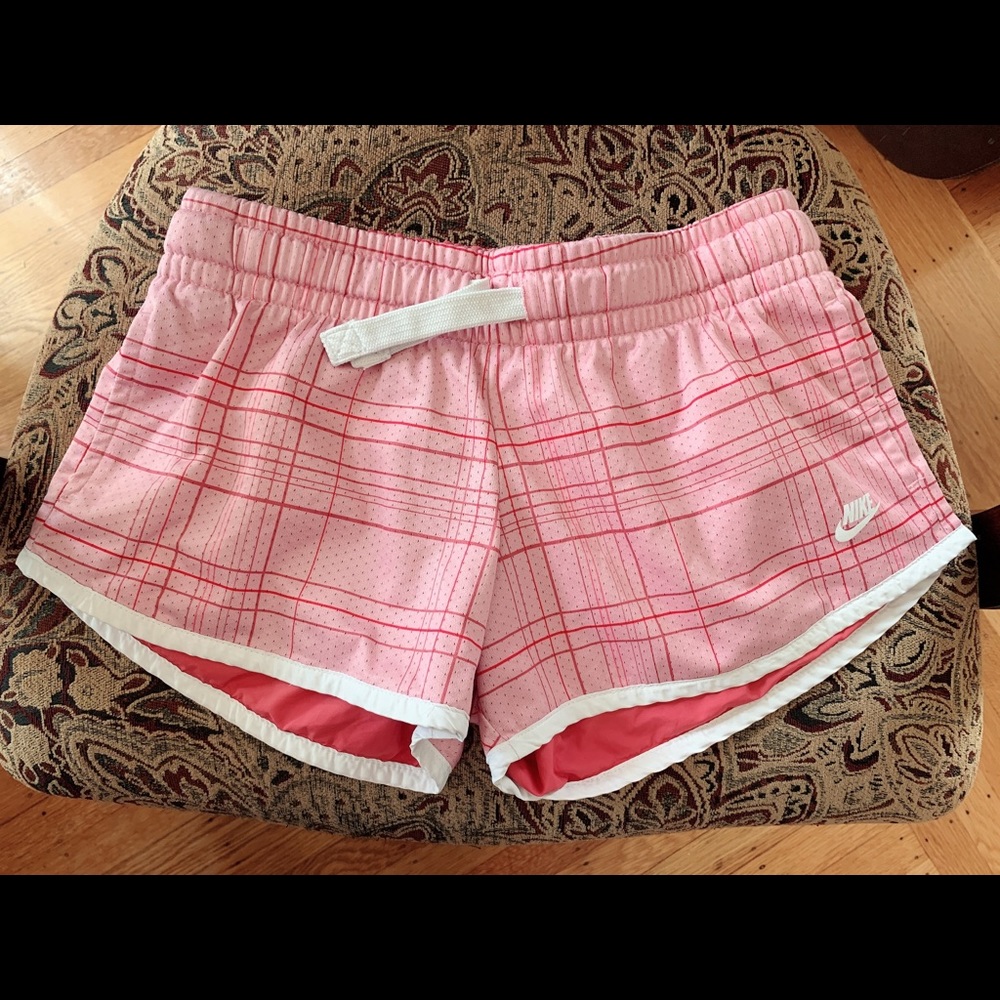 Nike women running shorts，size S